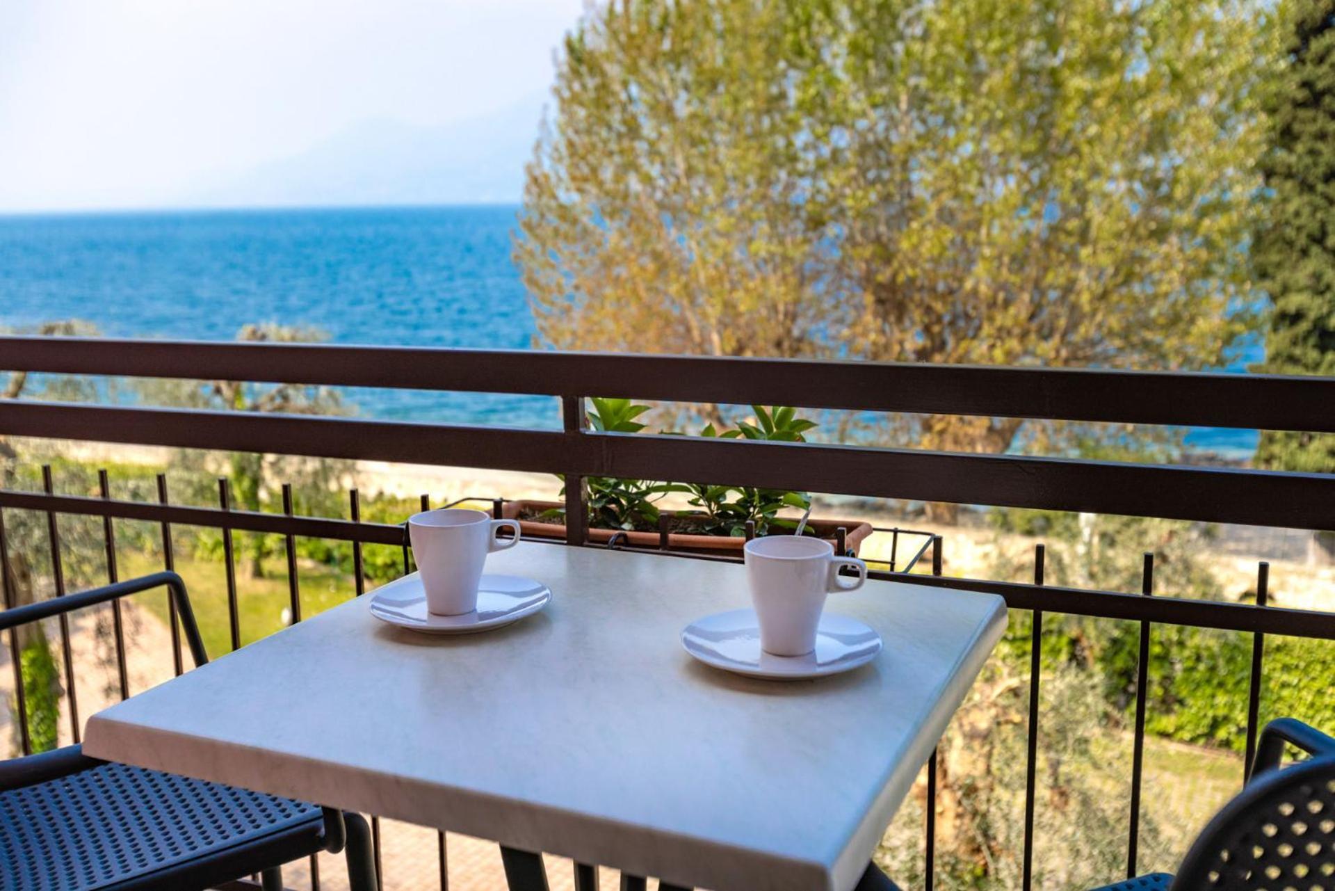 Residence Solei Classic & Plus Brenzone sul Garda Exterior photo