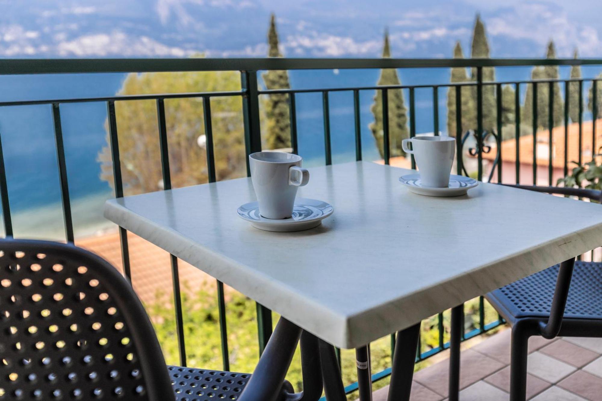 Residence Solei Classic & Plus Brenzone sul Garda Exterior photo