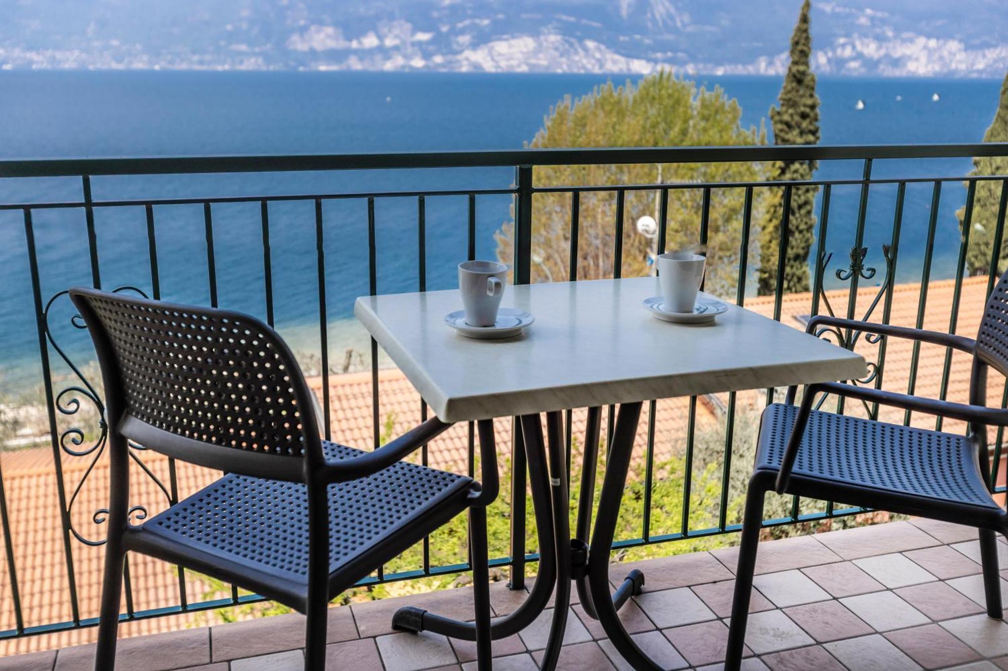 Residence Solei Classic & Plus Brenzone sul Garda Exterior photo